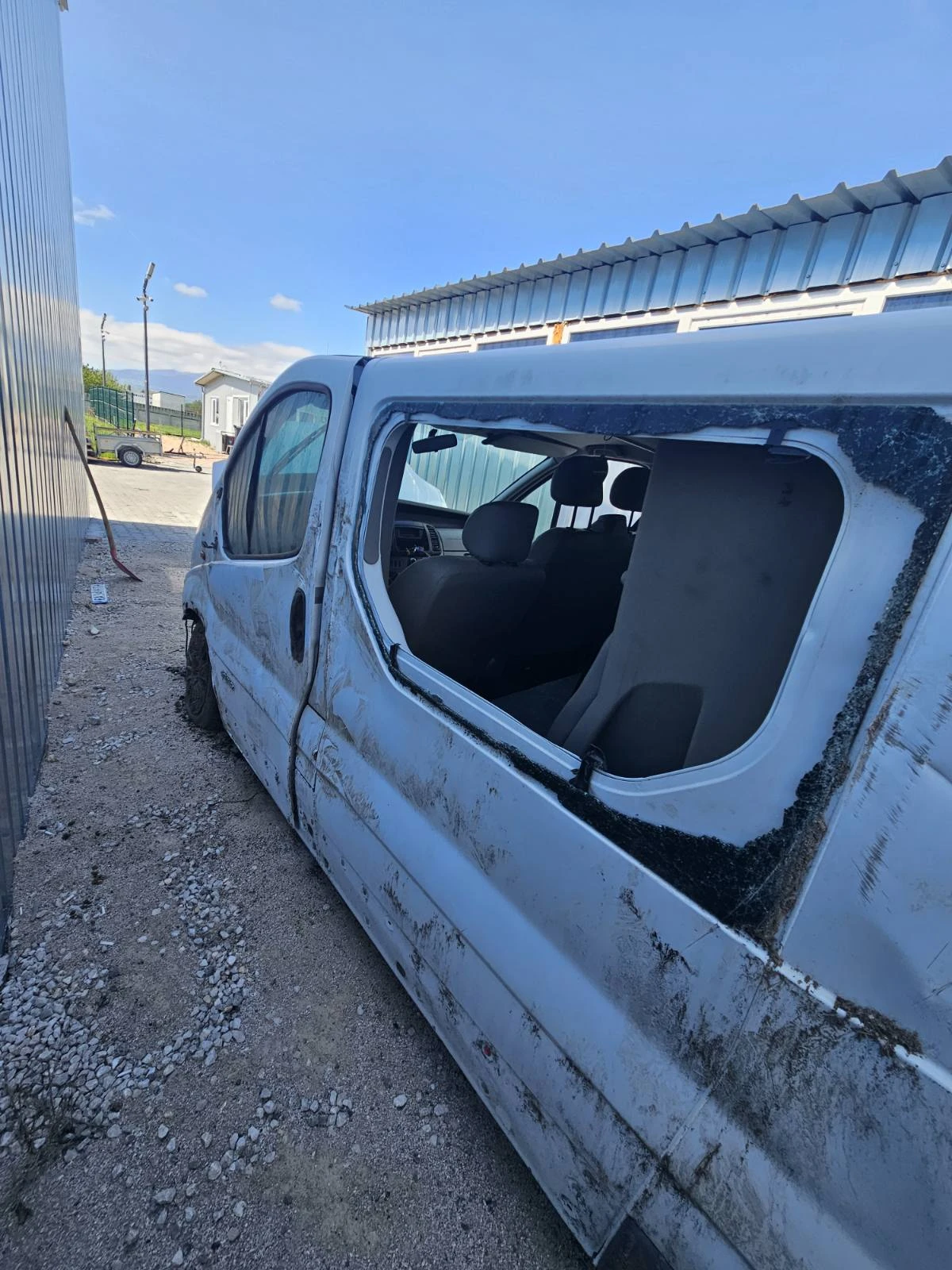 Renault Trafic 2.5dci 5+ 1 - изображение 10