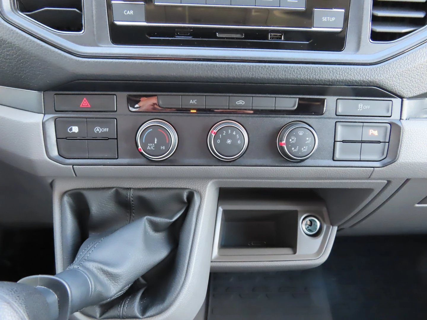 VW Crafter 35 Kasten XL TDI 16.4 m3 предно - изображение 7