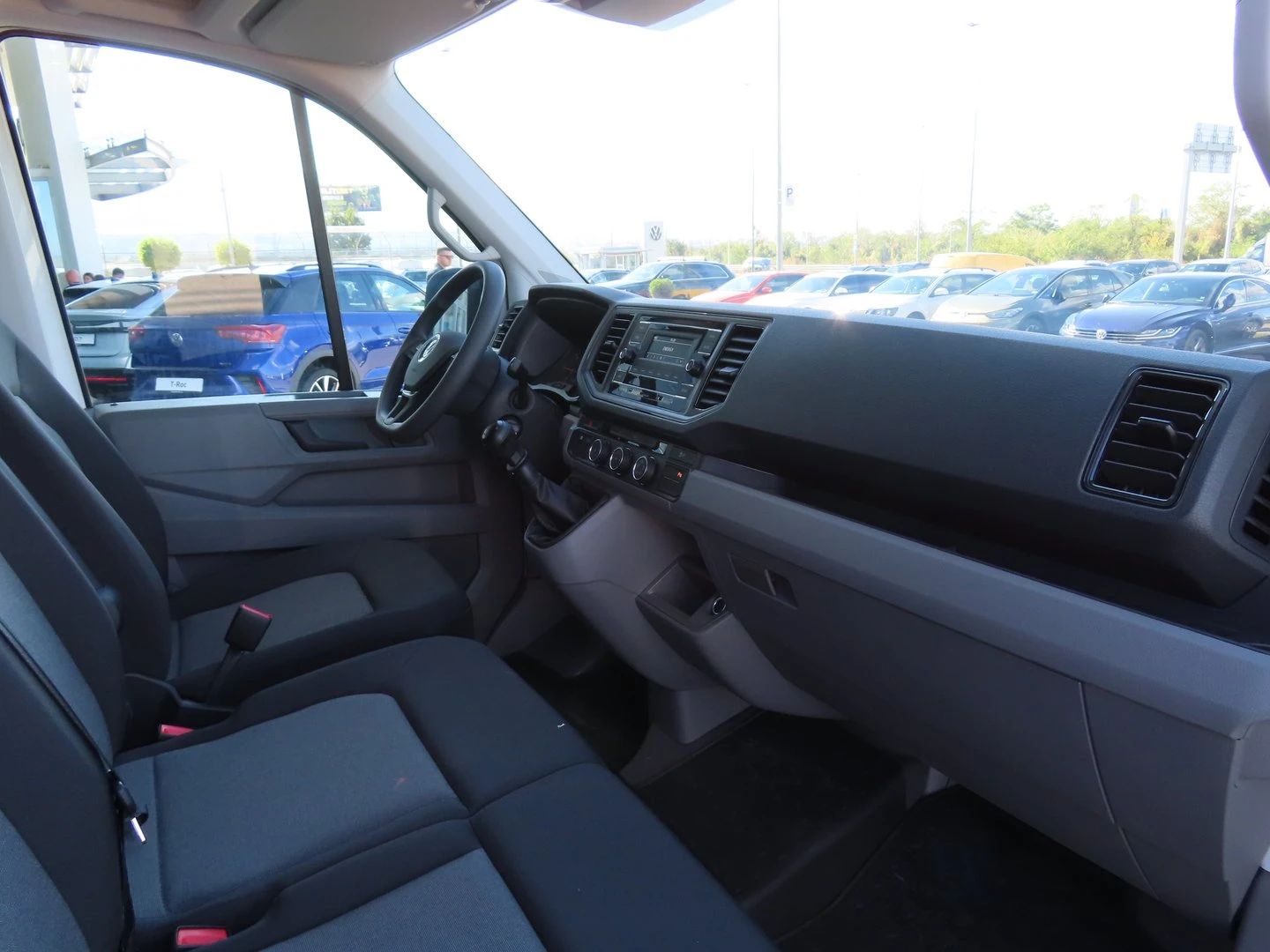 VW Crafter 35 Kasten XL TDI 16.4 m3 предно - изображение 5