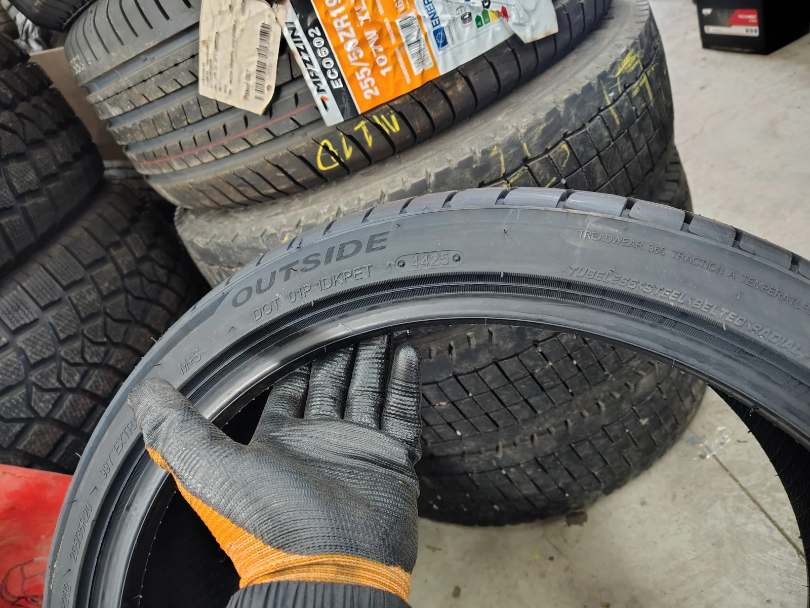 Гуми Летни 265/35R20, снимка 7 - Гуми и джанти - 55840235