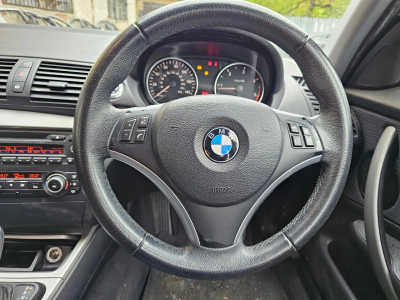 BMW 118 Фейслифт, снимка 12 - Автомобили и джипове - 47310127