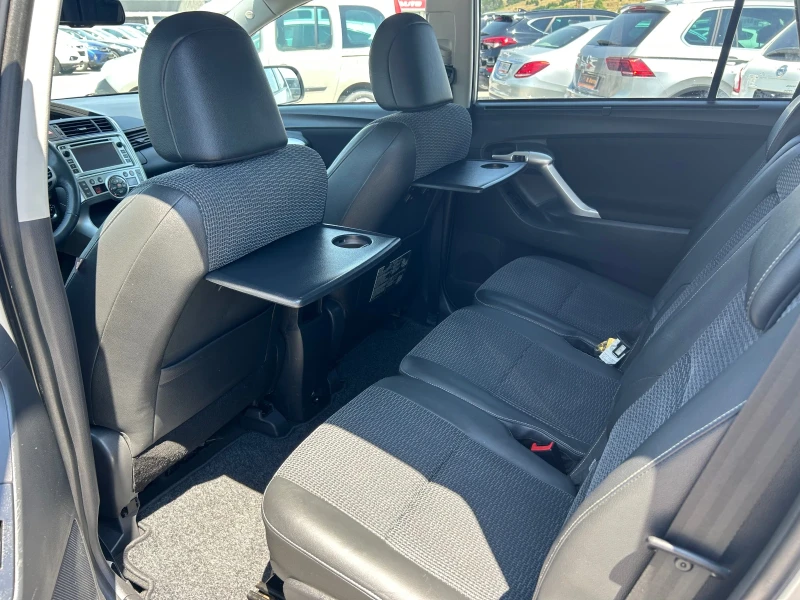 Toyota Verso 2.0D4D 126 к.с.Навигация, подгрев, кожа., снимка 9 - Автомобили и джипове - 50867188