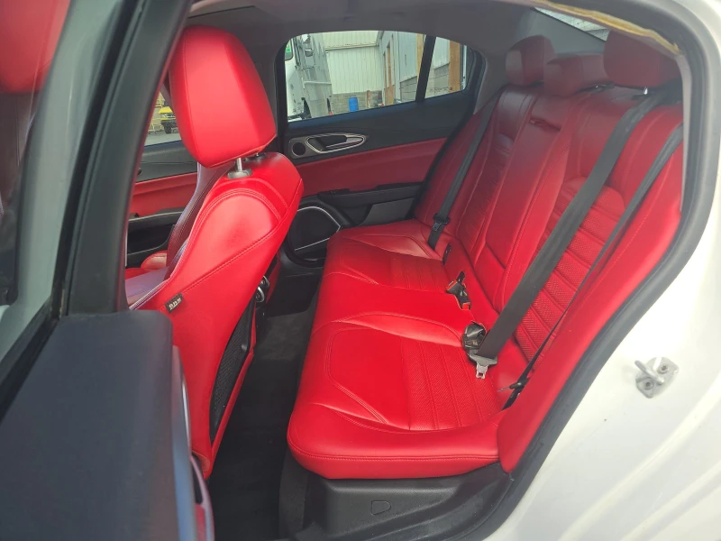 Alfa Romeo Giulia Ti sport* ШИБЕДАХ* , снимка 9 - Автомобили и джипове - 52644047
