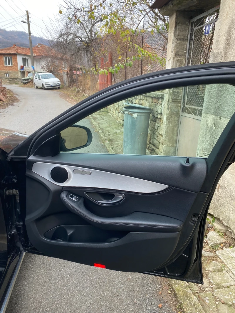 Mercedes-Benz C 220, снимка 13 - Автомобили и джипове - 52688991