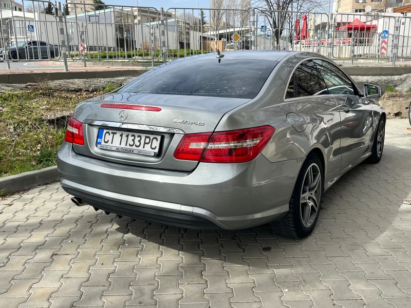 Mercedes-Benz E 220 AMG, снимка 4 - Автомобили и джипове - 53343348