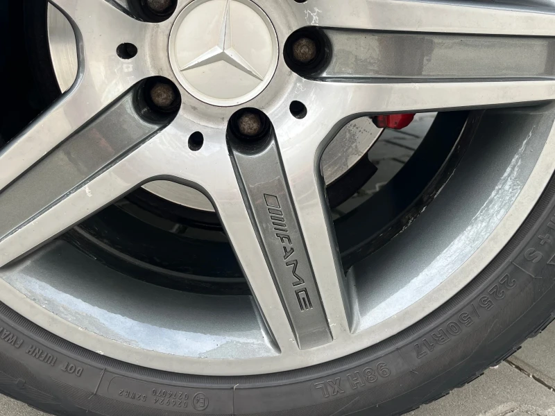 Mercedes-Benz E 220 AMG, снимка 6 - Автомобили и джипове - 53343348