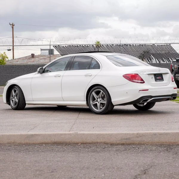 Mercedes-Benz E 300  - изображение 6