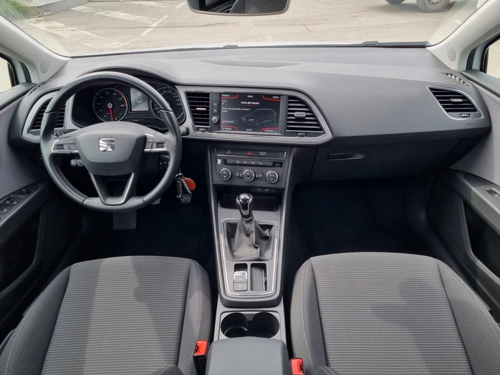 Seat Leon 1.5 TGI - изображение 8