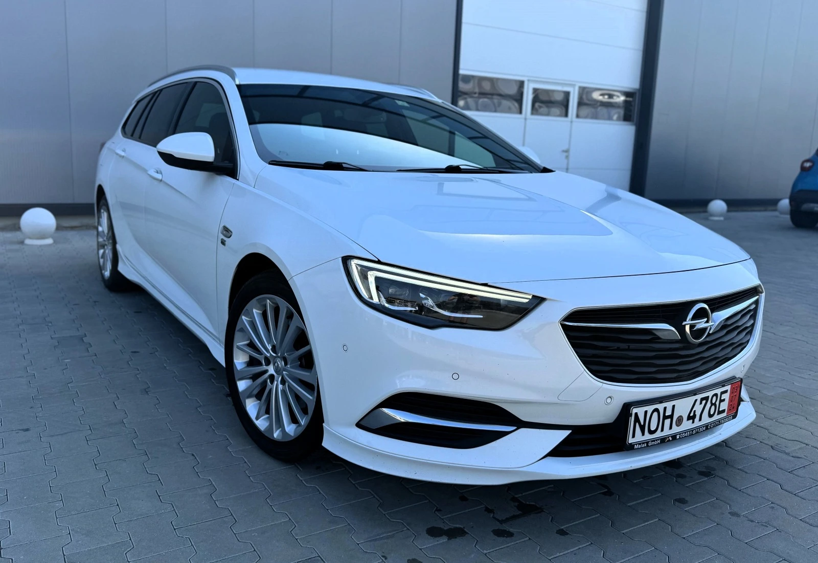 Opel Insignia OPC Line, LUX фарове, BOSE - изображение 2