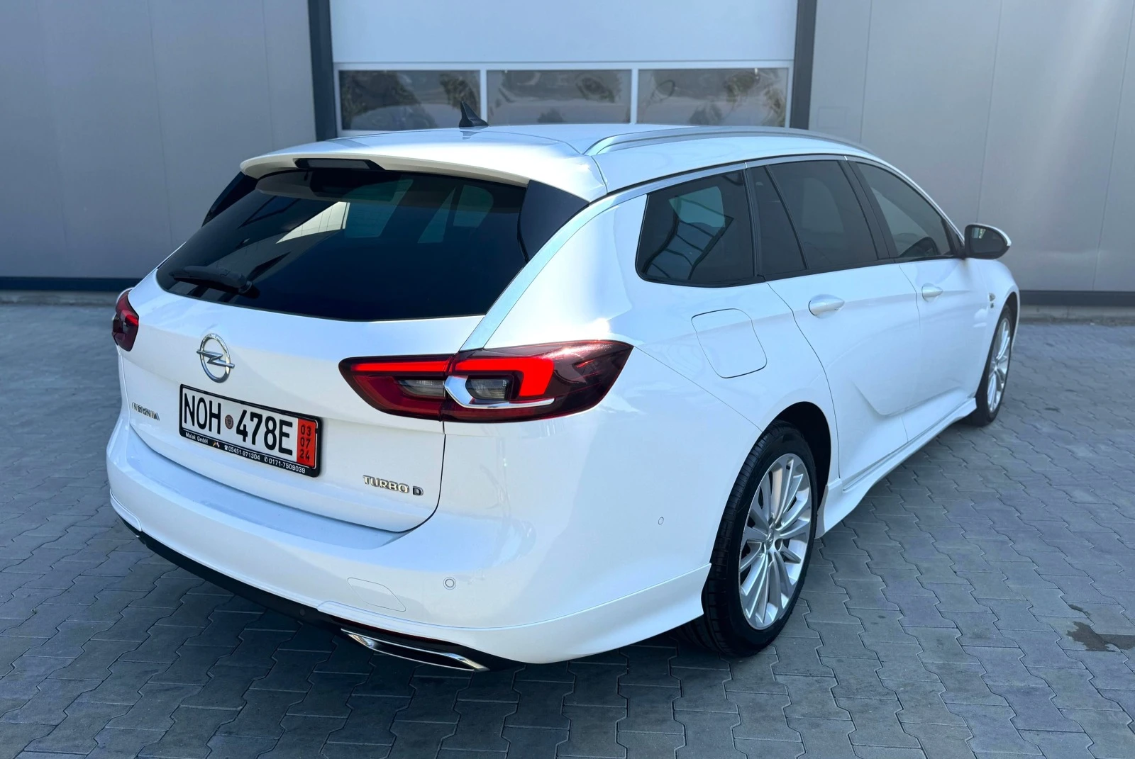 Opel Insignia OPC Line, LUX фарове, BOSE - изображение 4