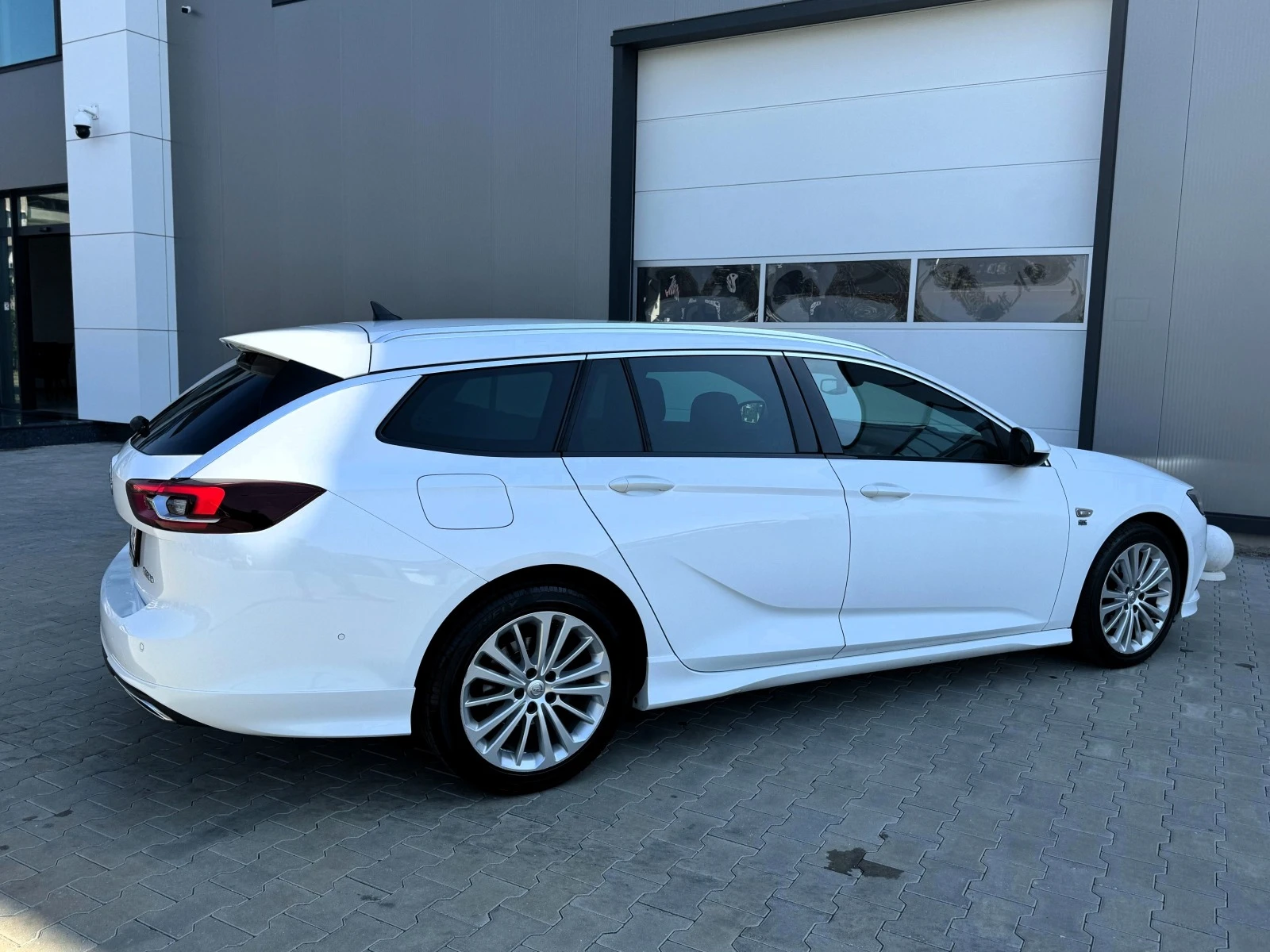 Opel Insignia OPC Line, LUX фарове, BOSE - изображение 7