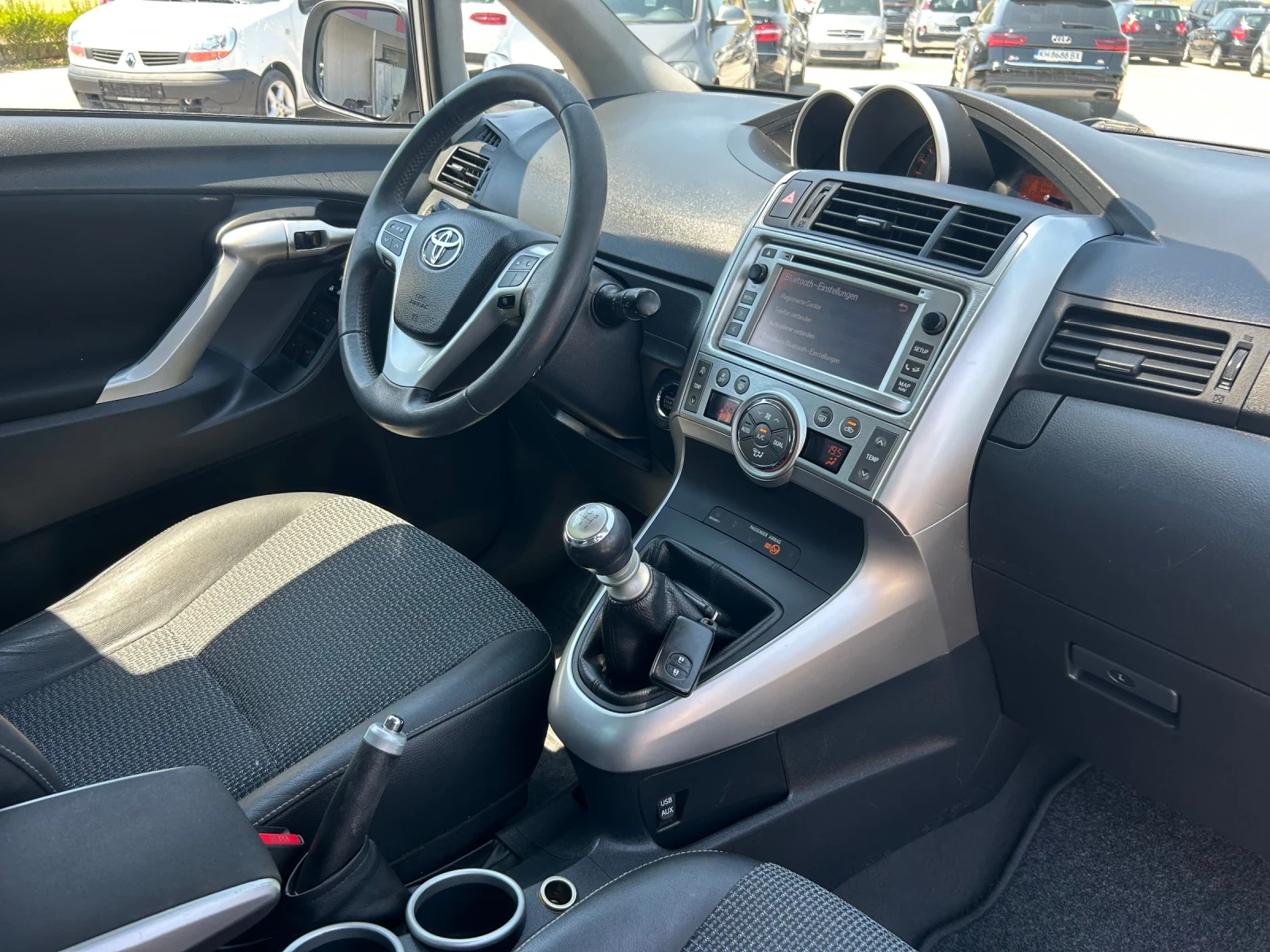 Toyota Verso 2.0D4D 126 к.с.Навигация, подгрев, кожа. | Mobile.bg — изображение 12