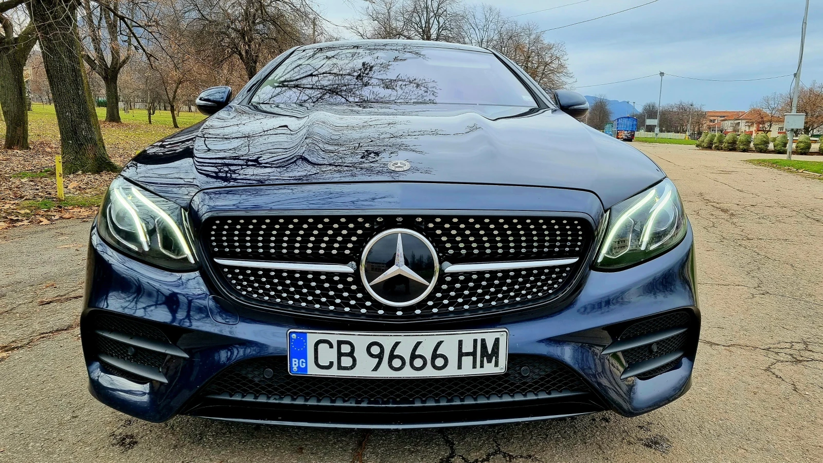 Mercedes-Benz E 220 AMG/4X4 9G - изображение 4
