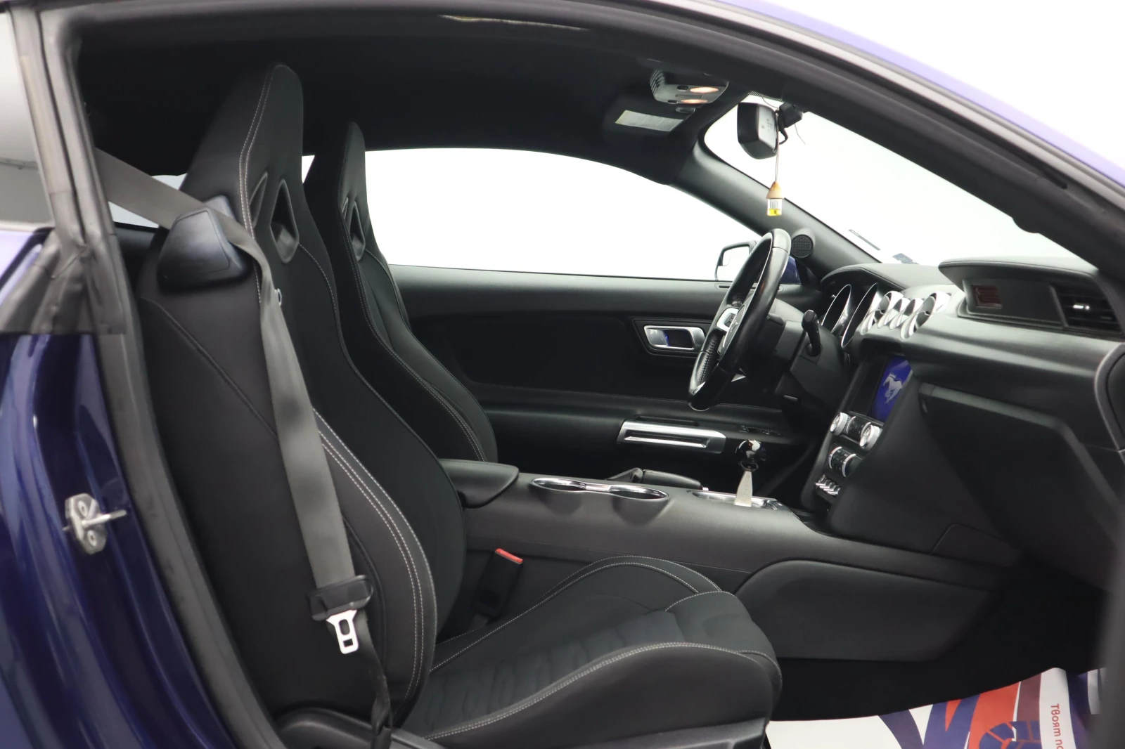 Ford Mustang GT 5.0 V8 - изображение 10