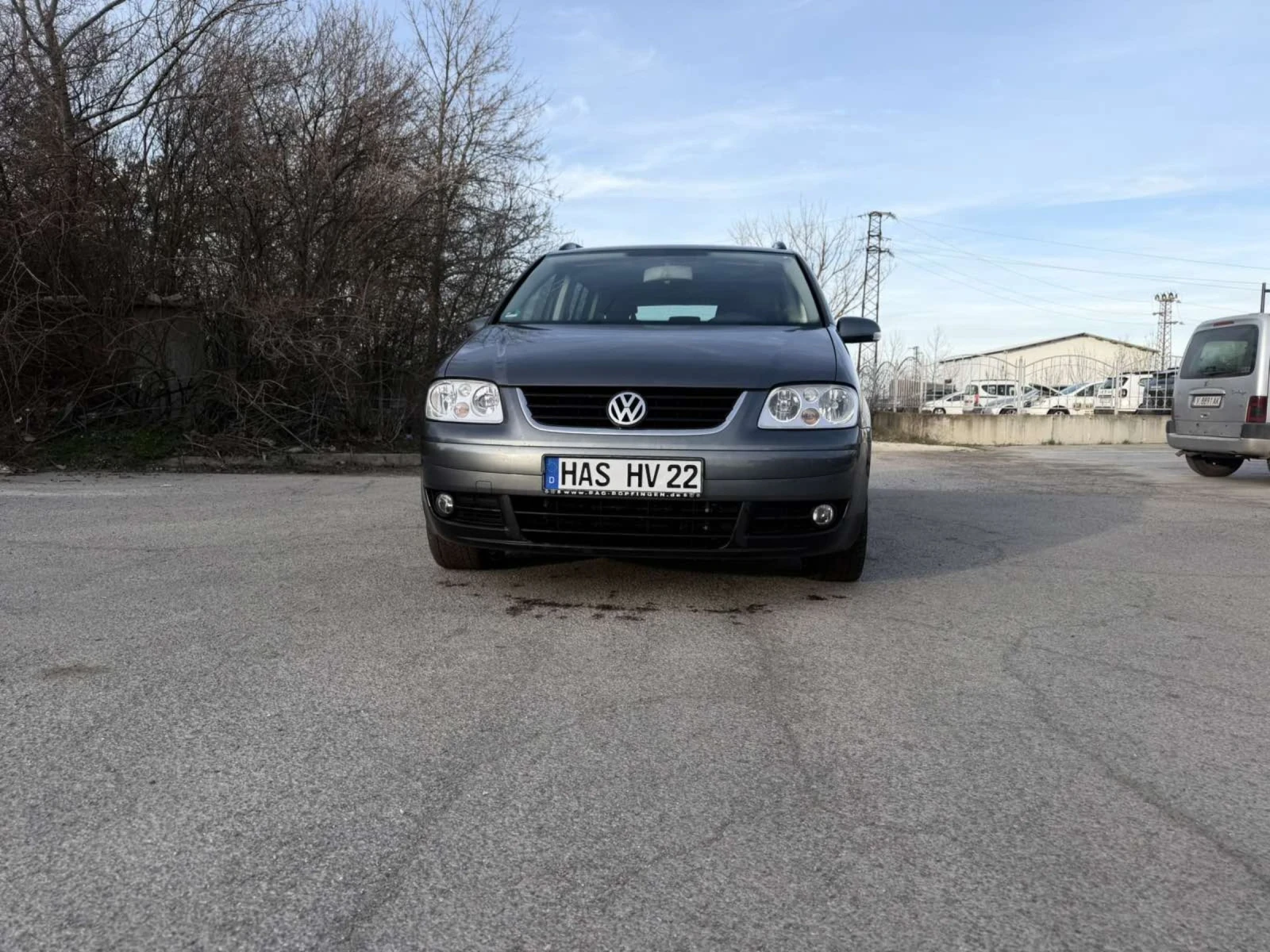 VW Touran 2.0, снимка 2 - Автомобили и джипове - 53806784