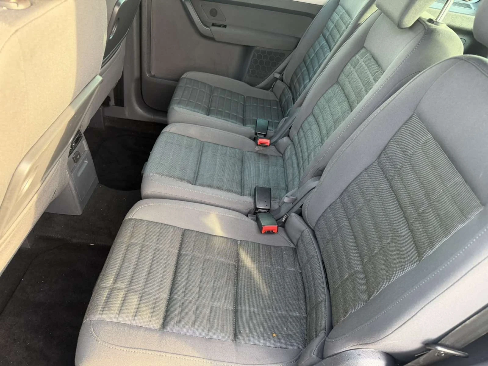 VW Touran 2.0, снимка 12 - Автомобили и джипове - 53806784