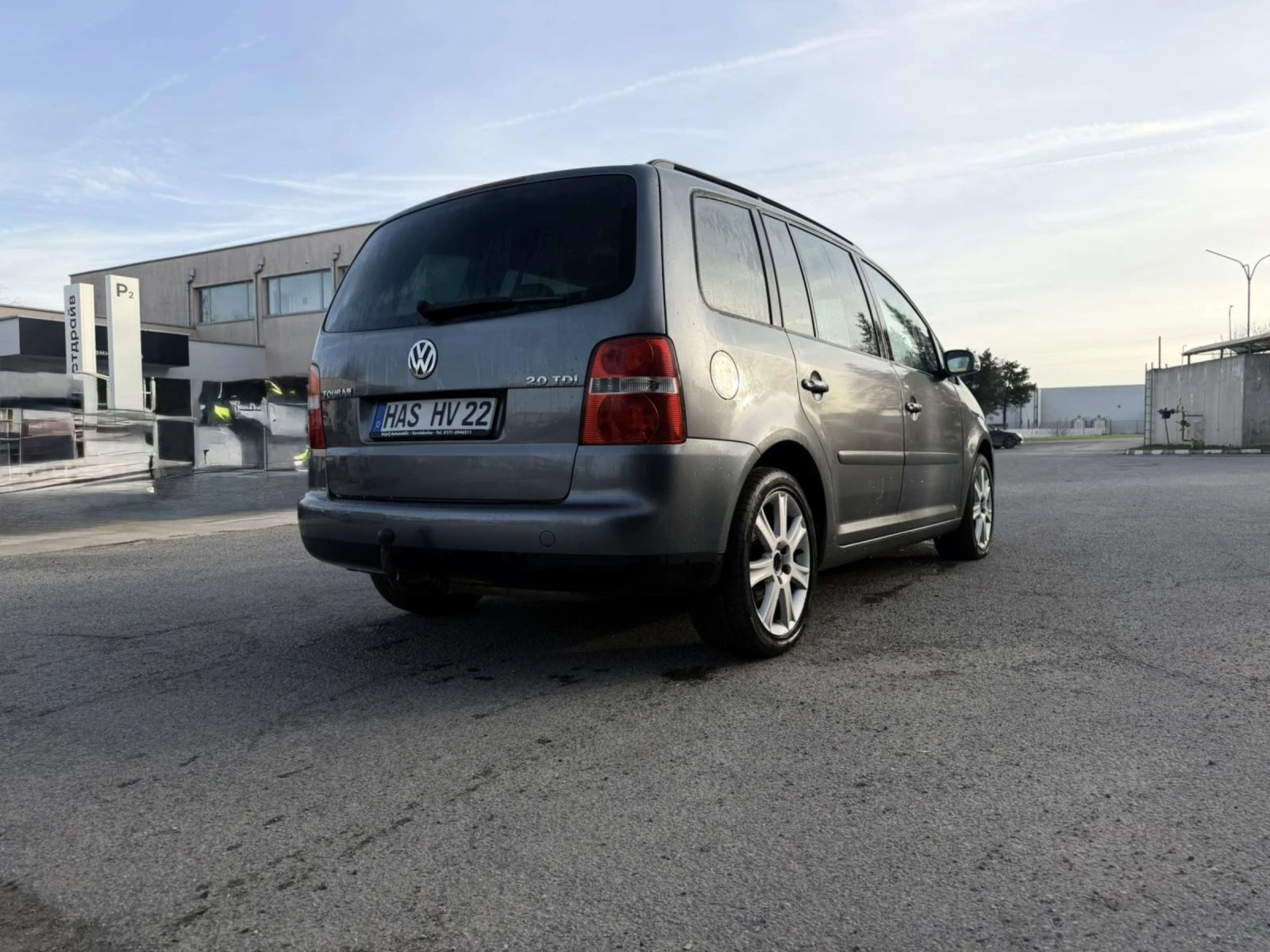 VW Touran 2.0, снимка 4 - Автомобили и джипове - 53806784