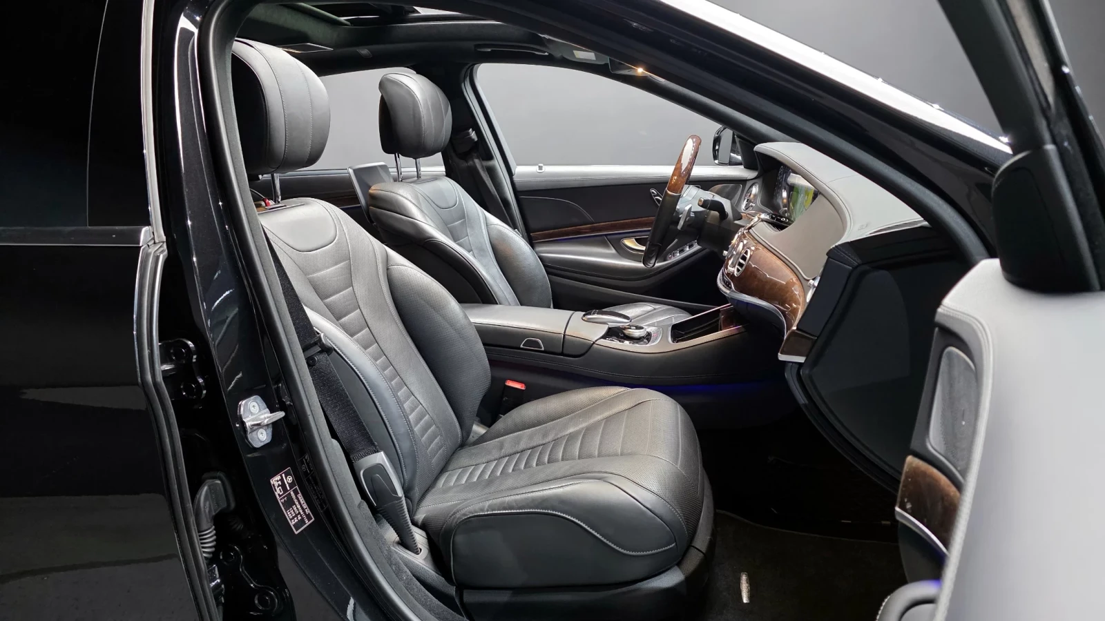 Mercedes-Benz S 560 L 4Matic / TV / CHAUFFEUR / 360 / МАСАЖИ / HUD, снимка 13 - Автомобили и джипове - 54073177