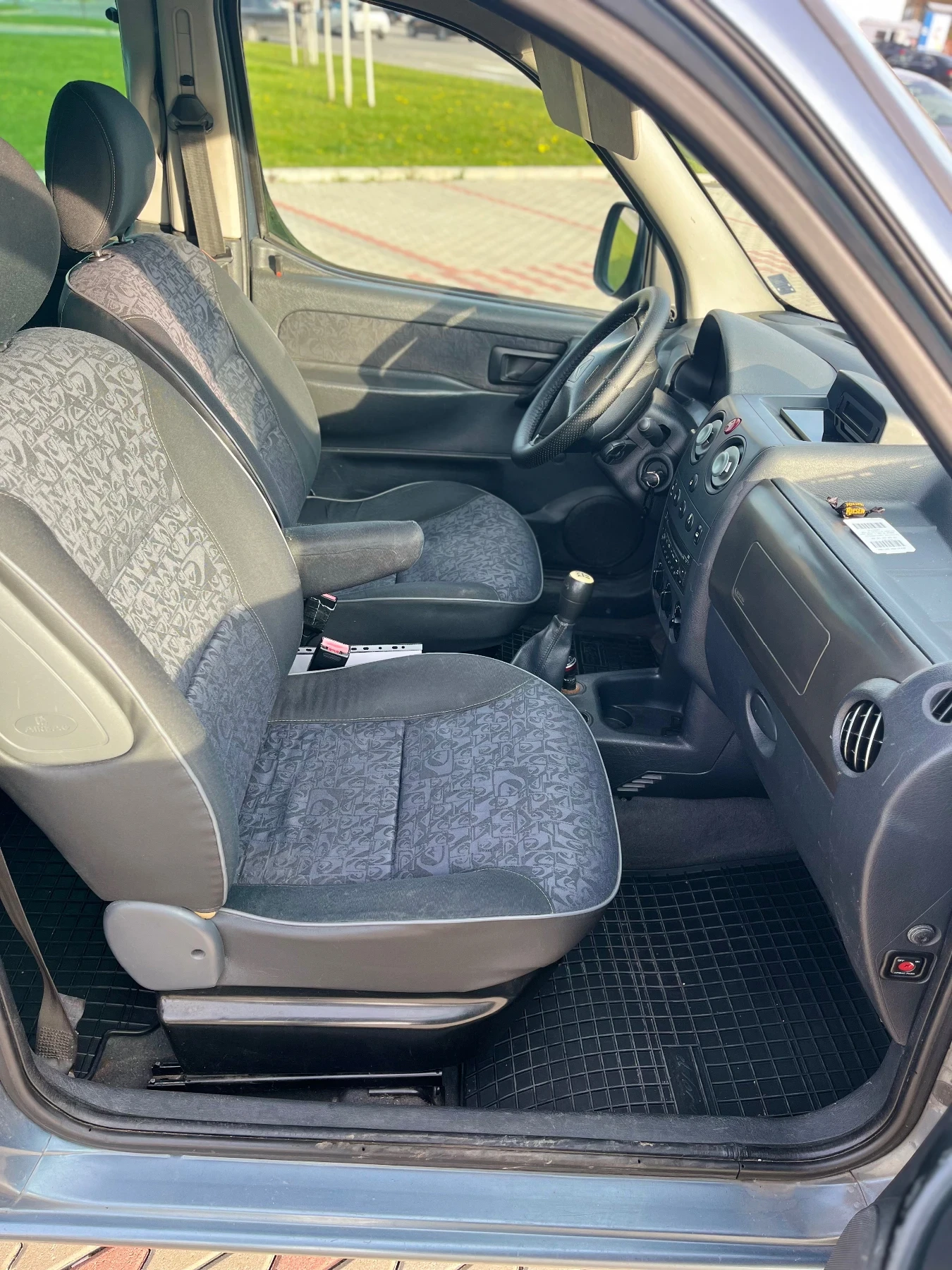 Citroen Berlingo XTR LPG, снимка 7 - Автомобили и джипове - 54372369