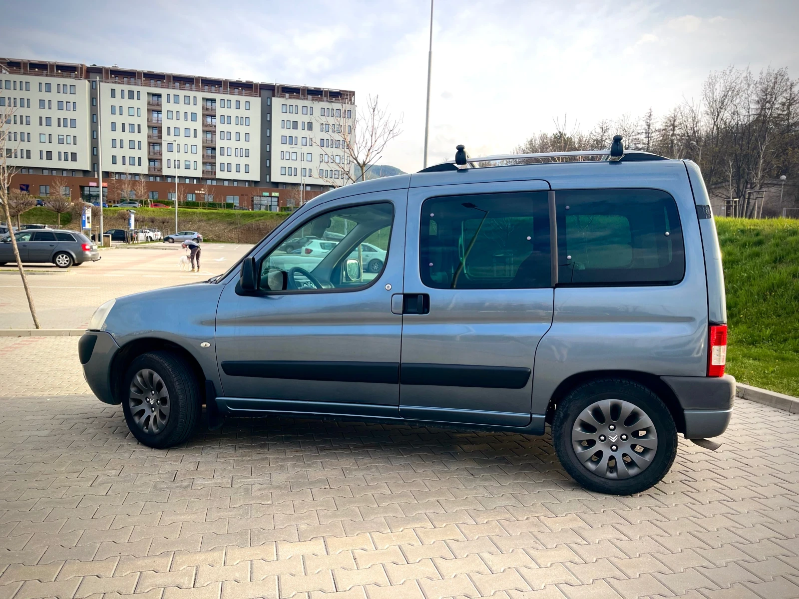 Citroen Berlingo XTR LPG, снимка 2 - Автомобили и джипове - 54372369
