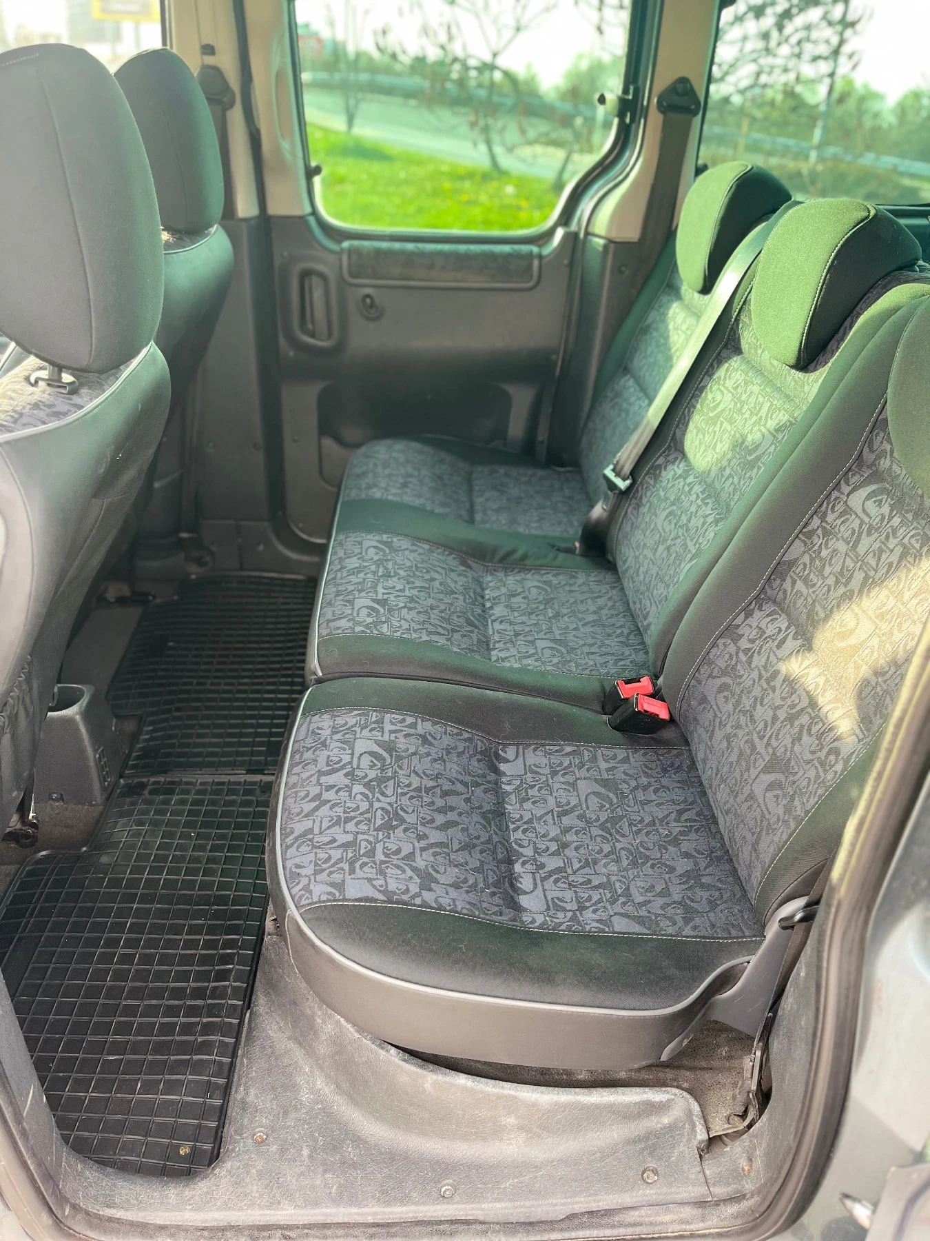 Citroen Berlingo XTR LPG, снимка 8 - Автомобили и джипове - 54372369