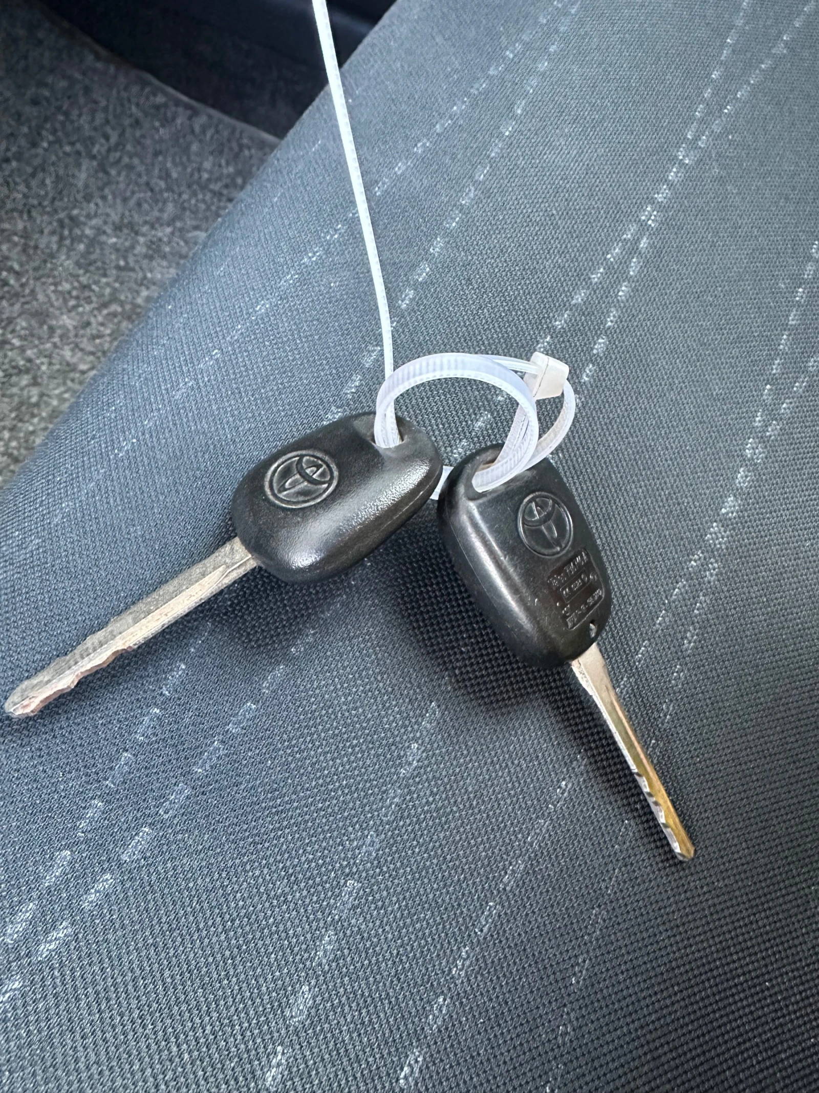 Toyota Yaris 1.3i, снимка 8 - Автомобили и джипове - 54415242