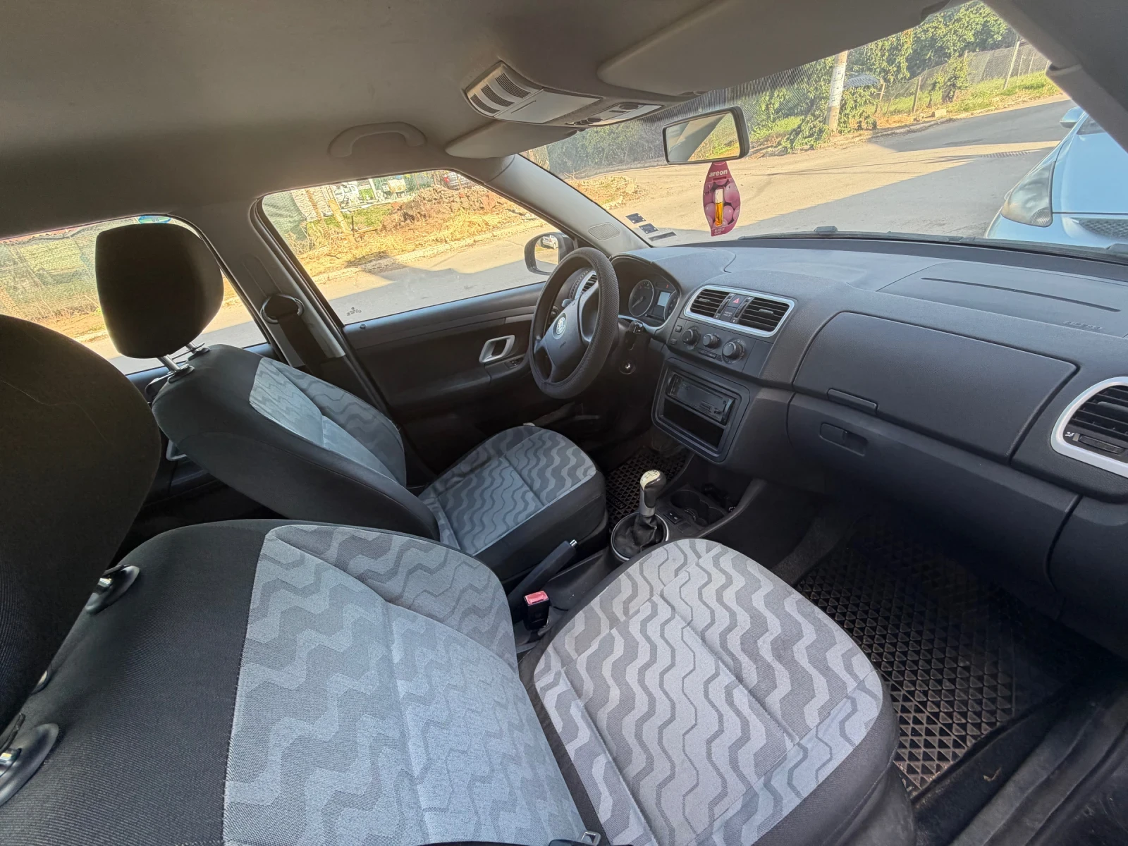 Skoda Fabia, снимка 5 - Автомобили и джипове - 54932548