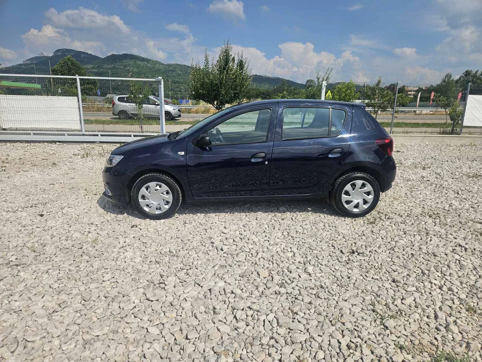 Dacia Sandero, снимка 2 - Автомобили и джипове - 55146934