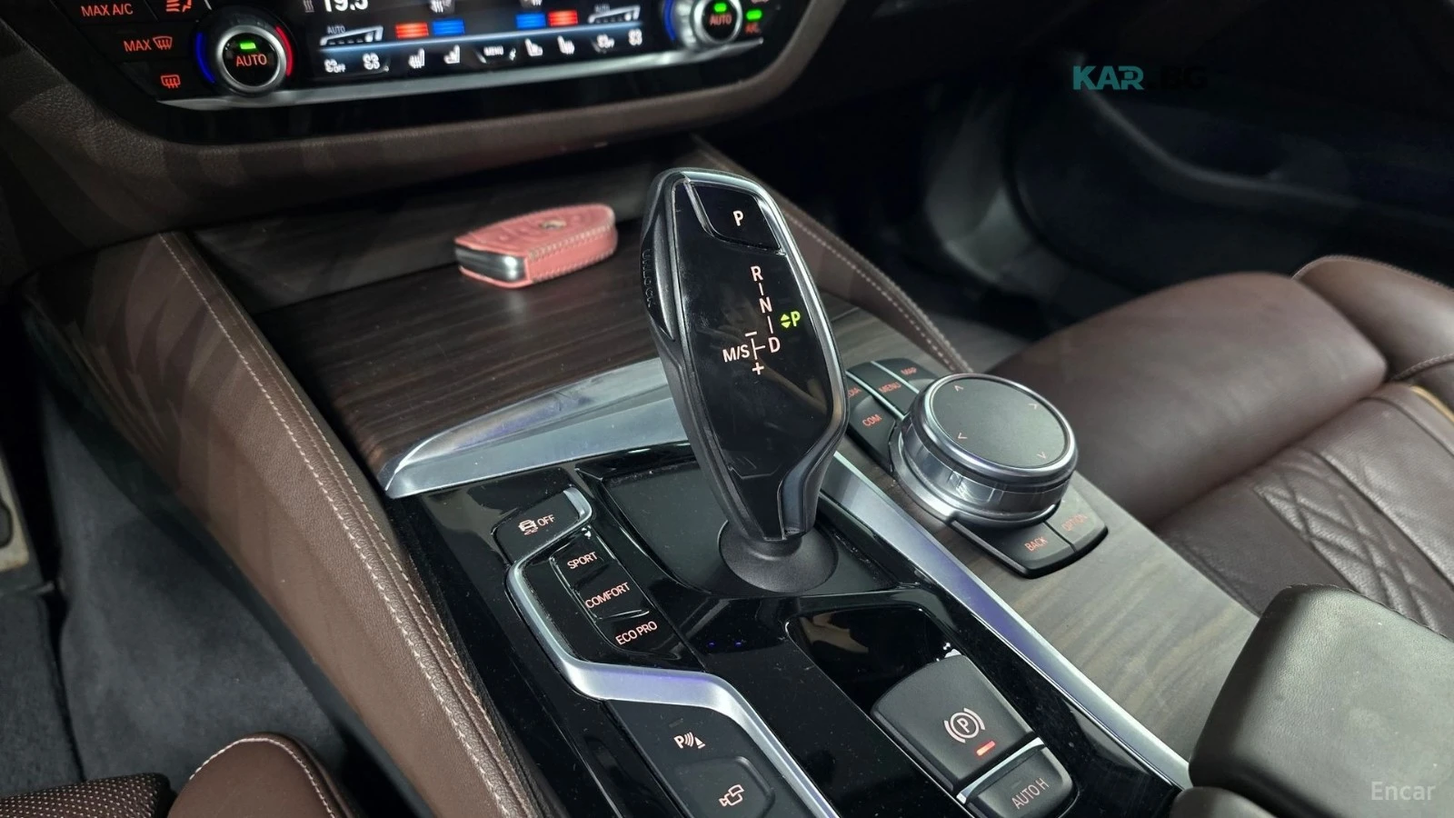BMW 530 xDrive M PACK* 360* ДИГ ТАБЛО* DISTRO* ОБДУХ* LANE, снимка 6 - Автомобили и джипове - 55361753