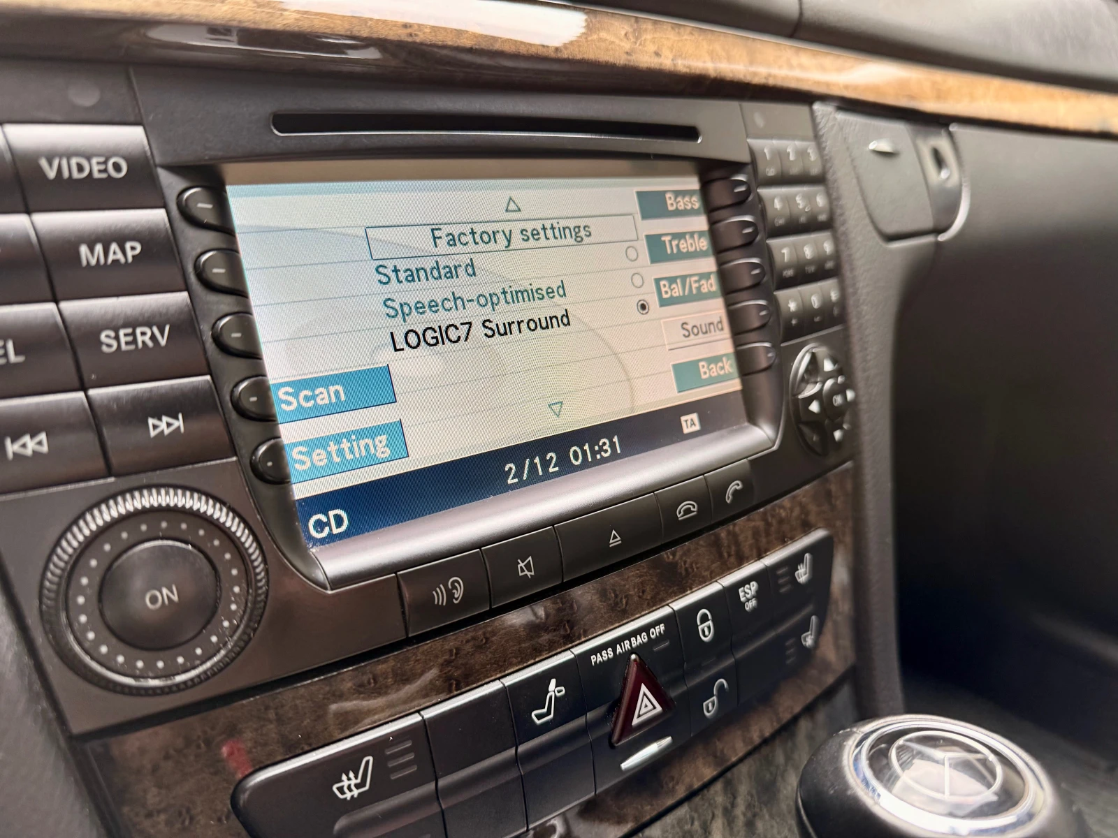 Mercedes-Benz E 220 E220, снимка 17 - Автомобили и джипове - 55537062