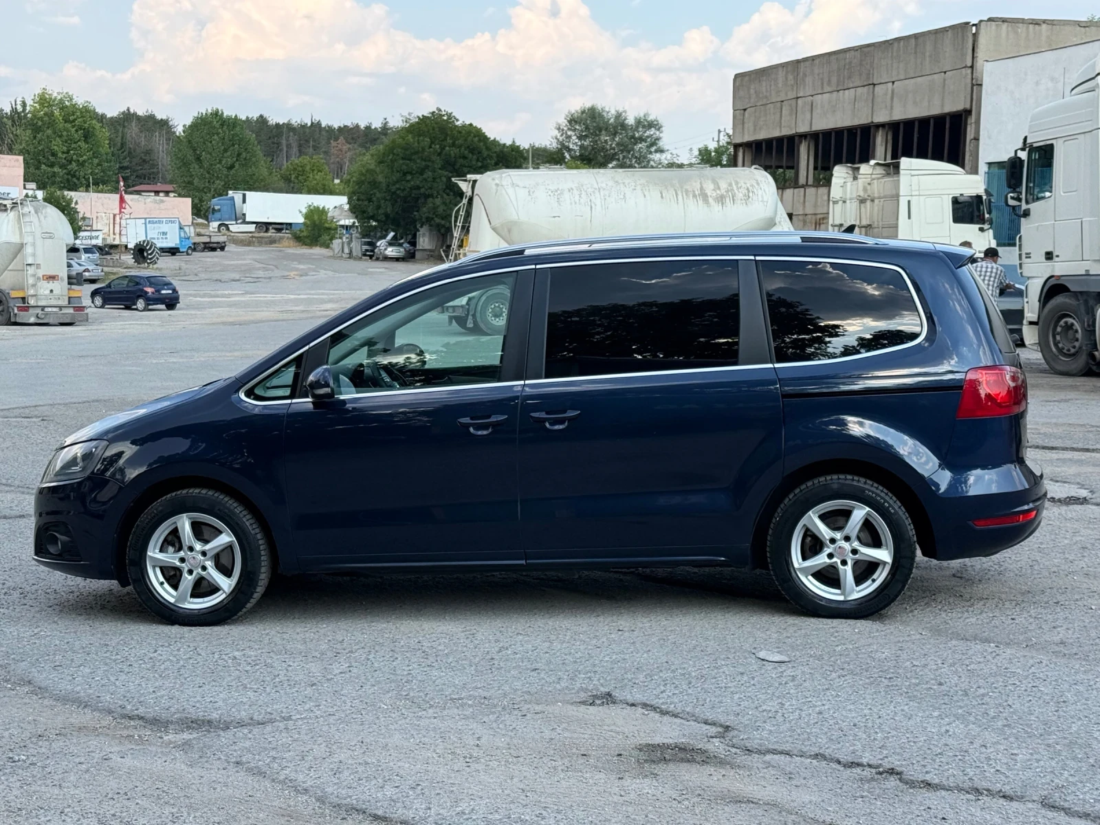 Seat Alhambra 2.0 TDI FACELIFT, снимка 8 - Автомобили и джипове - 55578268