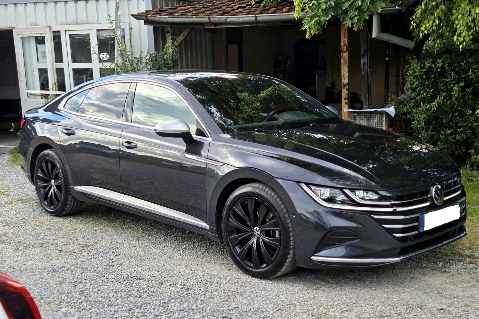 VW Arteon 2.0HDI 150hp DSTR/NAVI/KEYLESS/FACELIFT, снимка 4 - Автомобили и джипове - 55894329