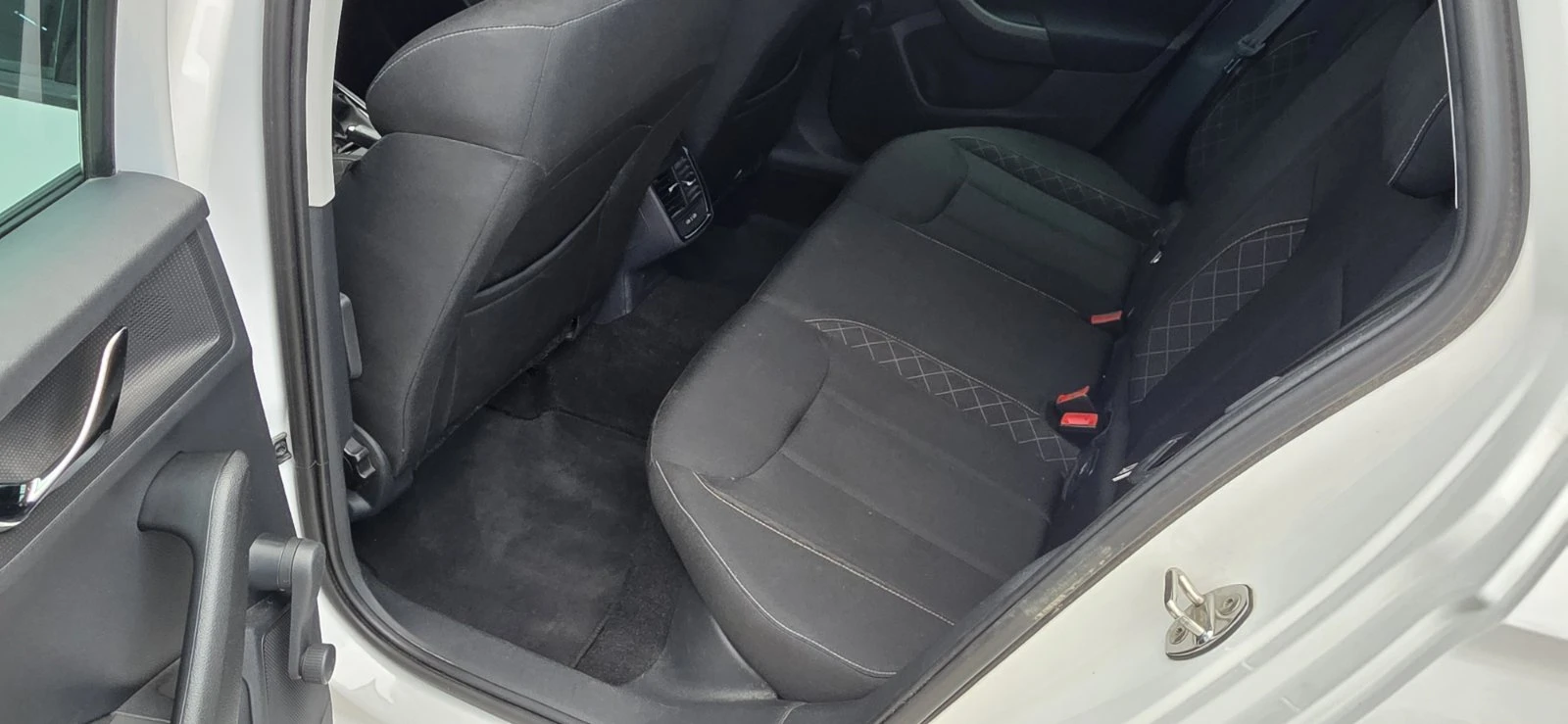Skoda Scala Ambition 1, 5, снимка 9 - Автомобили и джипове - 56117932