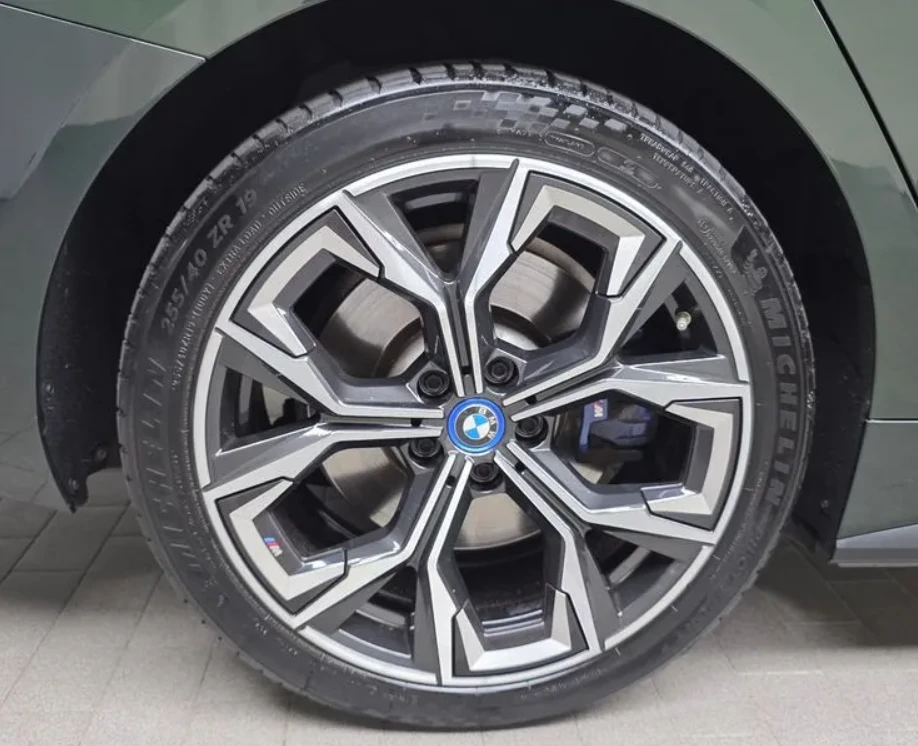 BMW i4 eDrive40 M SPORT PRO, снимка 5 - Автомобили и джипове - 56413731