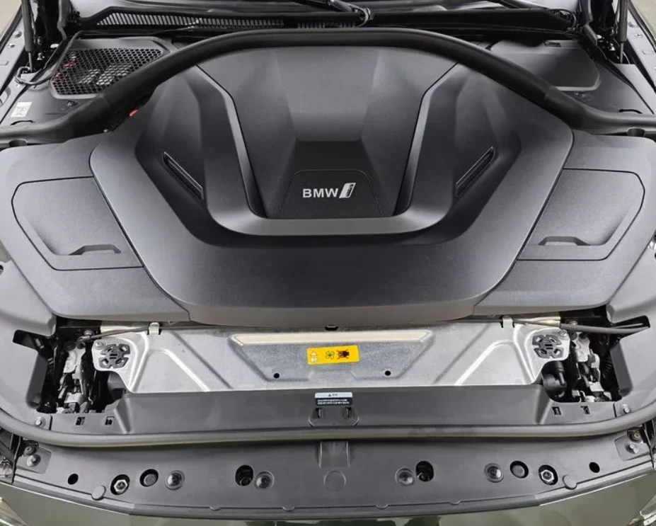 BMW i4 eDrive40 M SPORT PRO, снимка 6 - Автомобили и джипове - 56413731