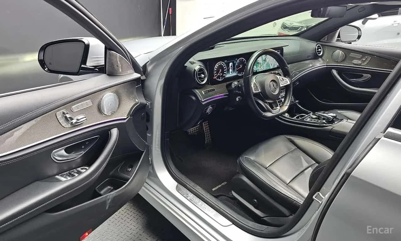 Mercedes-Benz E 300 * E300 4MATIC AMG Line * , снимка 9 - Автомобили и джипове - 56614708