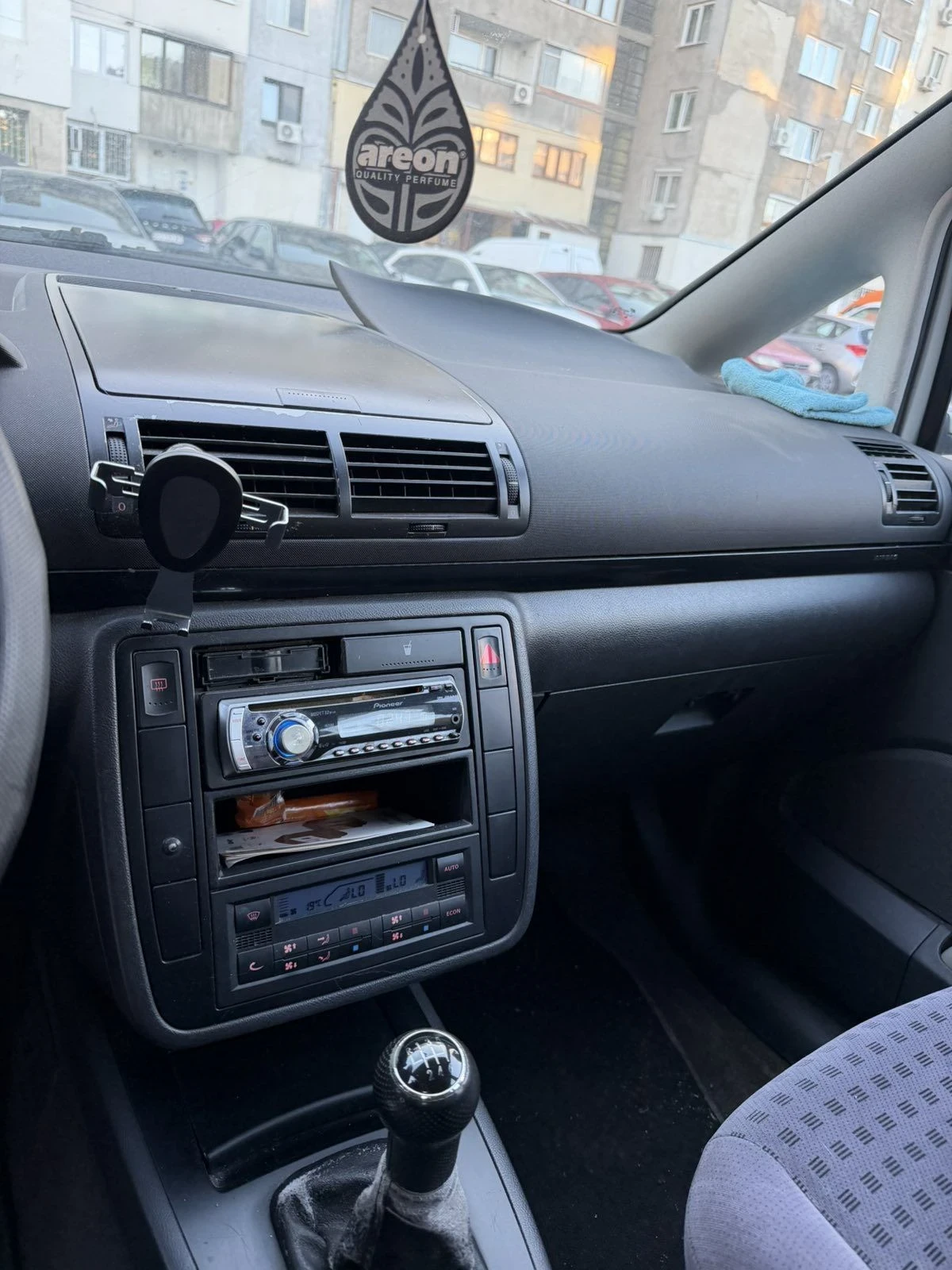 VW Sharan, снимка 9 - Автомобили и джипове - 56713730