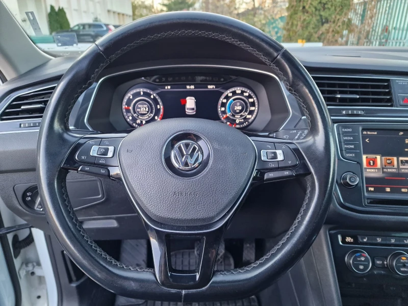 VW Tiguan 2.0TDI 4MOTION R-LINE VIRTUAL COCKPIT , снимка 11 - Автомобили и джипове - 48131961