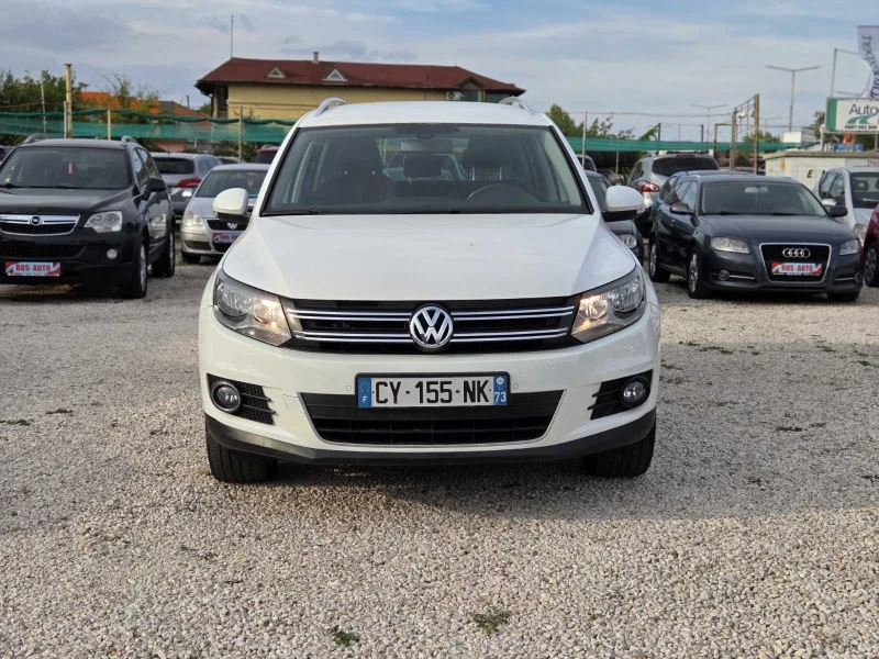VW Tiguan 2.0TDI AUTOMAT 4х4, снимка 2 - Автомобили и джипове - 50686155