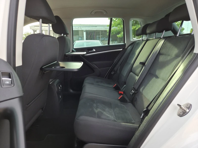 VW Tiguan 2.0TDI AUTOMAT 4х4, снимка 10 - Автомобили и джипове - 50686155