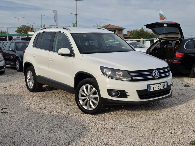 VW Tiguan 2.0TDI AUTOMAT 4х4, снимка 3 - Автомобили и джипове - 50686155