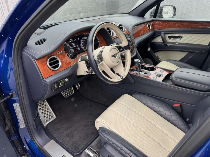 Bentley Bentayga 4.0L V8, снимка 10 - Автомобили и джипове - 52934307