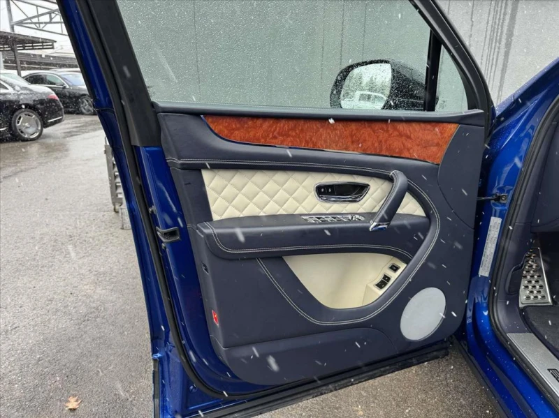 Bentley Bentayga 4.0L V8, снимка 8 - Автомобили и джипове - 52934307