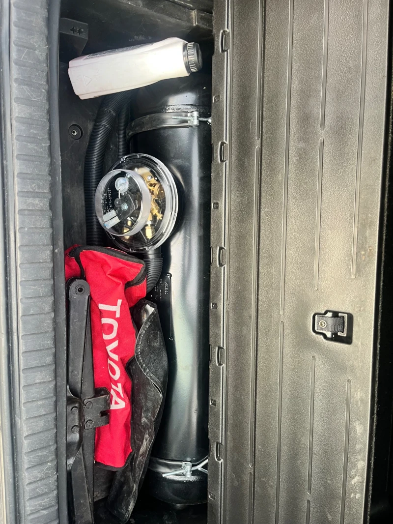 Toyota Rav4 2.0i auto, снимка 11 - Автомобили и джипове - 53065644