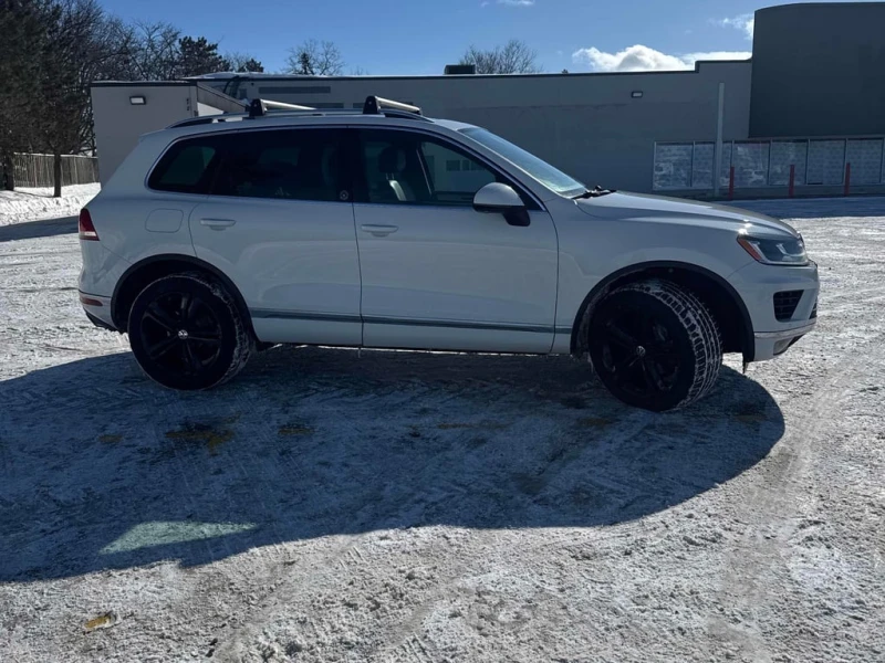 VW Touareg * Wolfsburg Edition * CARFAX * ЦЕНА ДО БГ, снимка 3 - Автомобили и джипове - 53404983