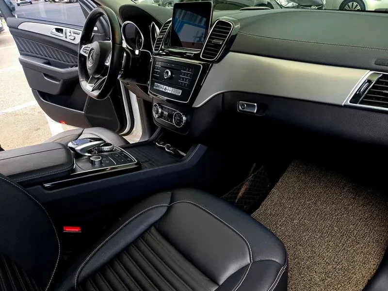 Mercedes-Benz GLE 350 4 MATIC, снимка 13 - Автомобили и джипове - 55923486