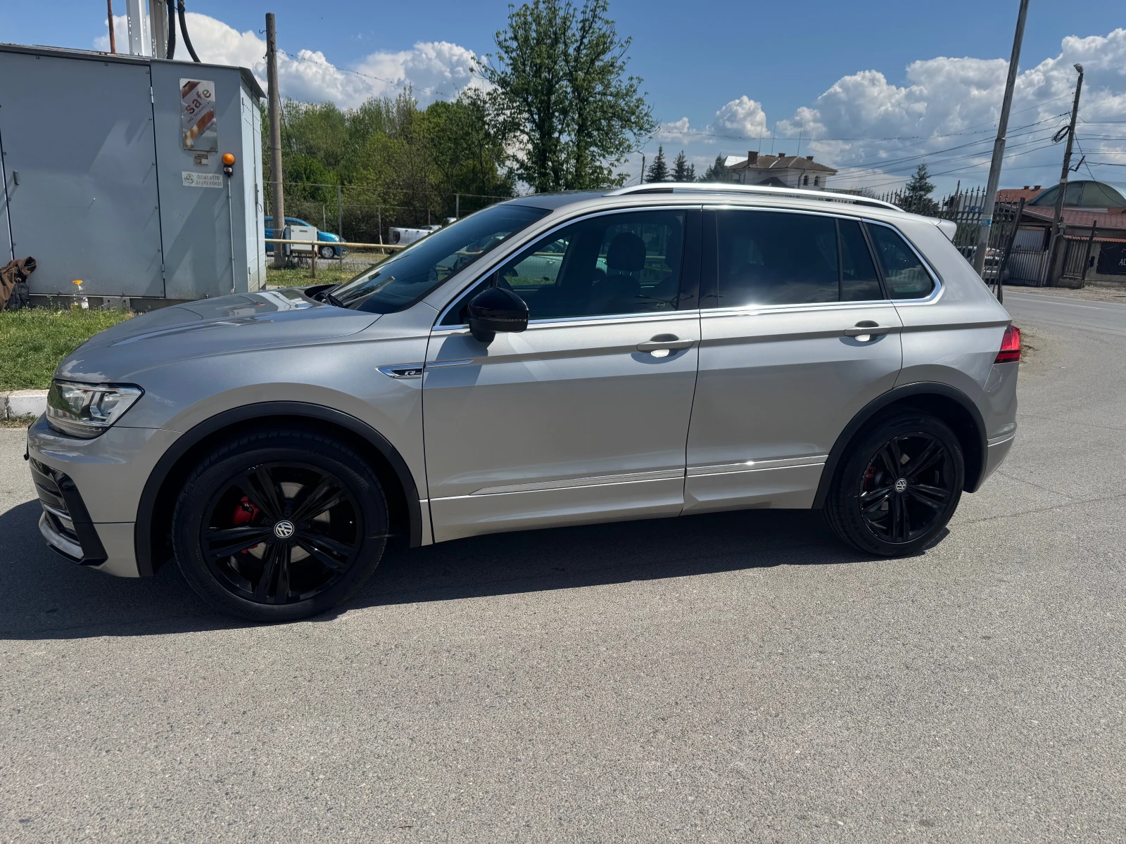 VW Tiguan 2.0 TDI R-Line NAVI EURO 6B - изображение 5
