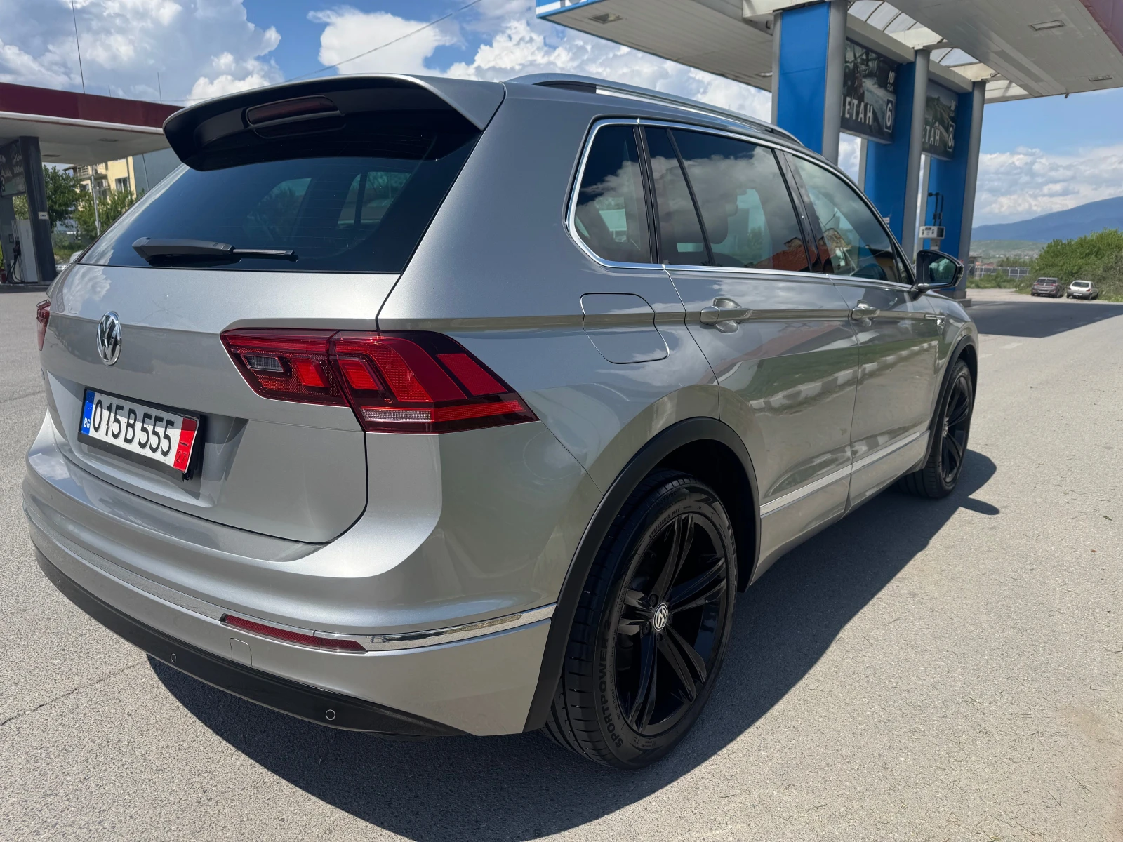 VW Tiguan 2.0 TDI R-Line NAVI EURO 6B - изображение 8