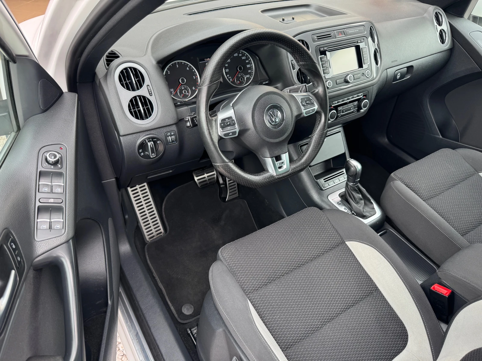 VW Tiguan 2.0TDI* R-LINE* AUT* 100%km* 44* NAVI*  | Mobile.bg   15