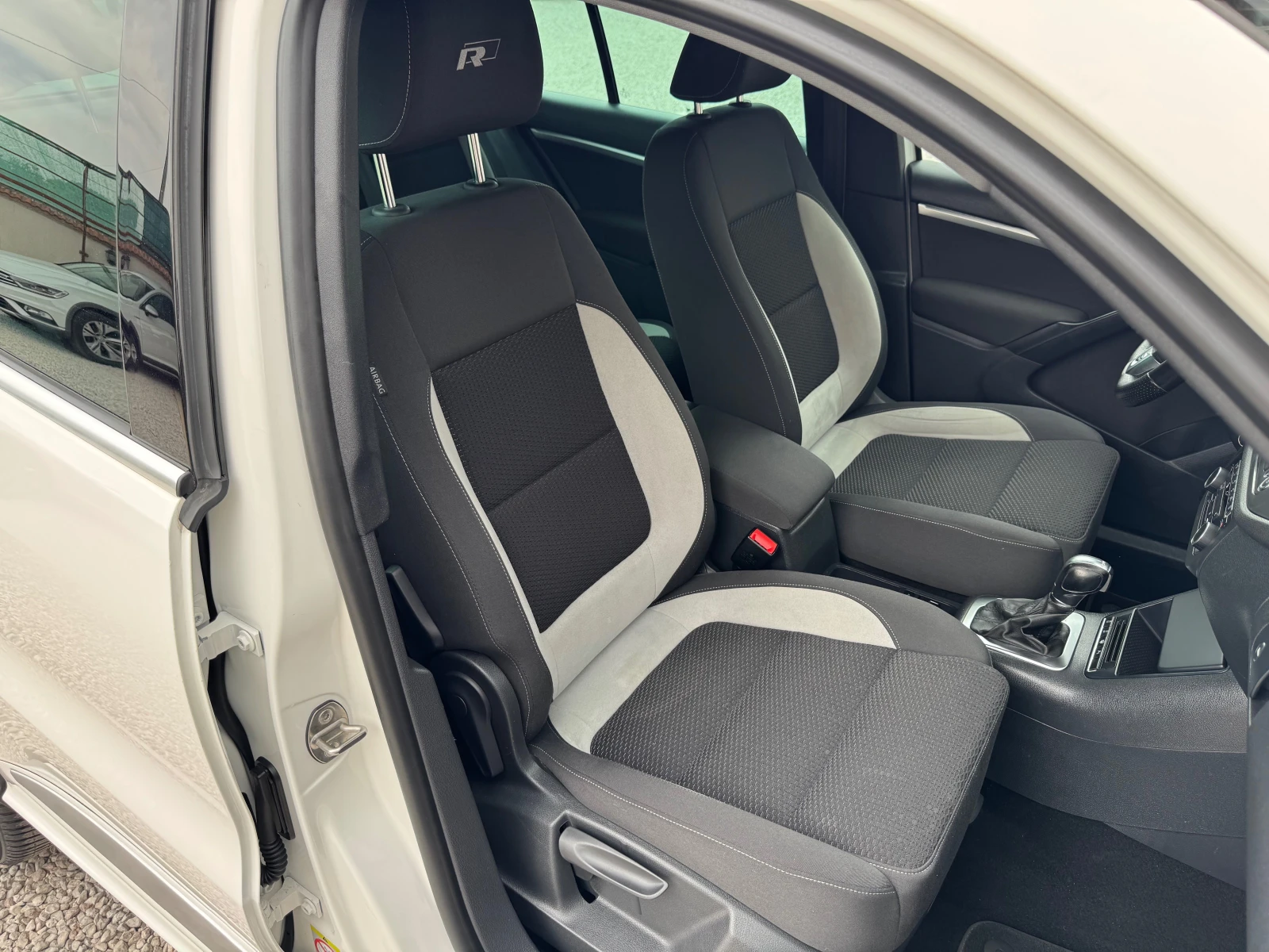 VW Tiguan 2.0TDI* R-LINE* AUT* 100%km* 44* NAVI*  | Mobile.bg   11